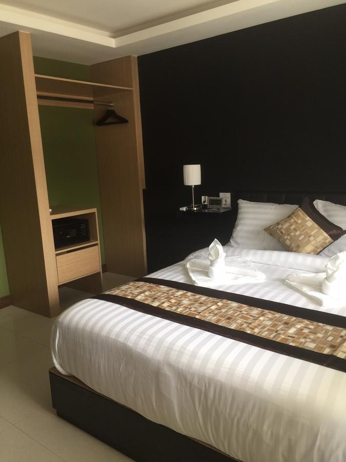 Rock Hotel Bangkok Exterior photo